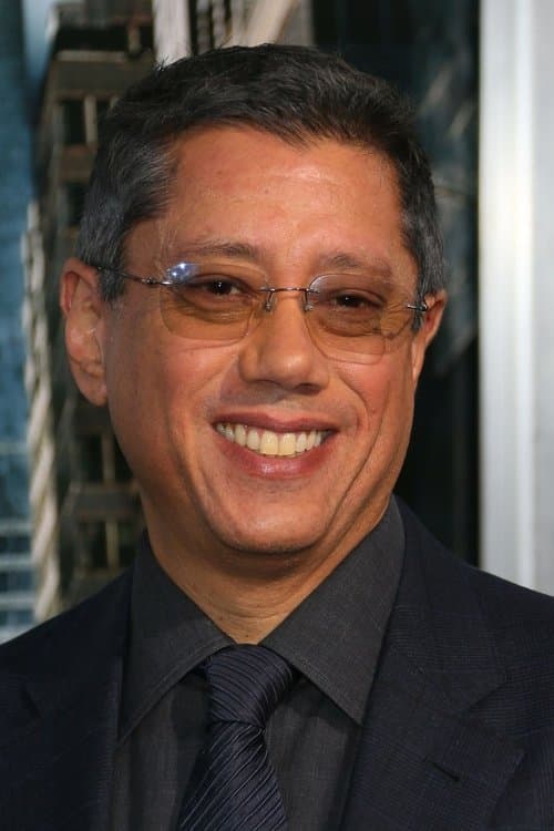 Dean Devlin headshot