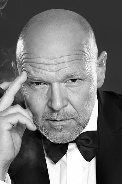 Marek Vašut headshot