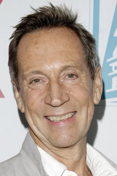 Jonathan Hyde headshot