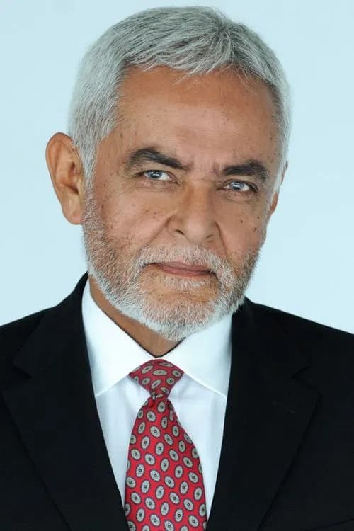 Vance Valencia headshot