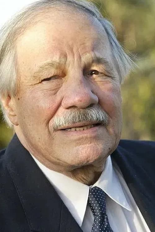 Gus Mercurio headshot