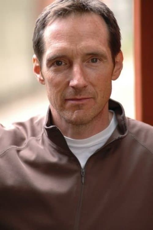 Taylor Nichols headshot