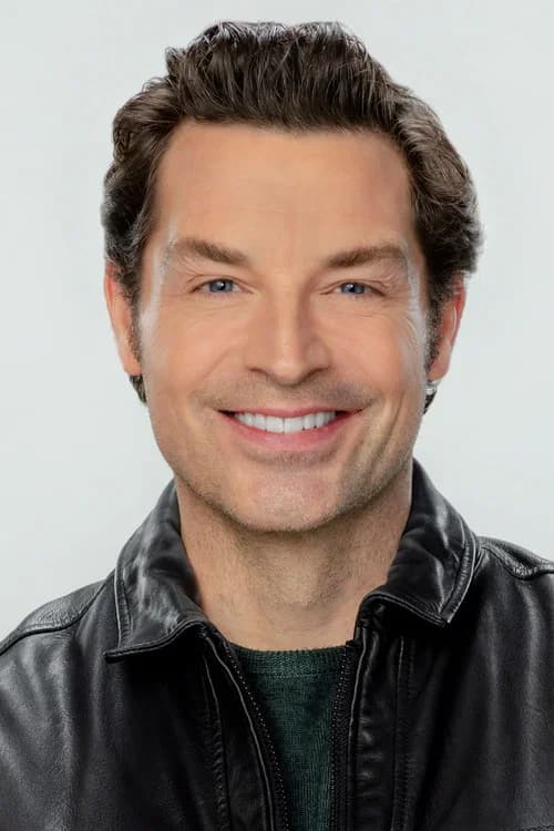 Brennan Elliott headshot