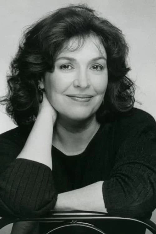 Polly Adams headshot