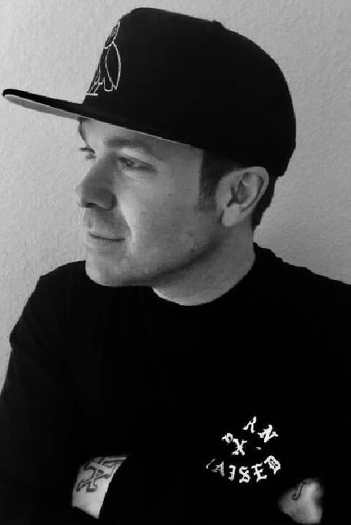 Joey Simmrin headshot