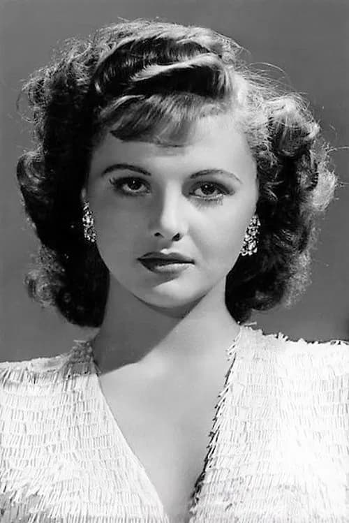 Madeleine Lebeau headshot