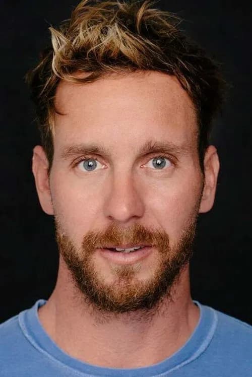 Tyler Nilson headshot