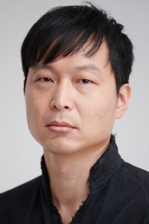 Tetsu Hirahara headshot