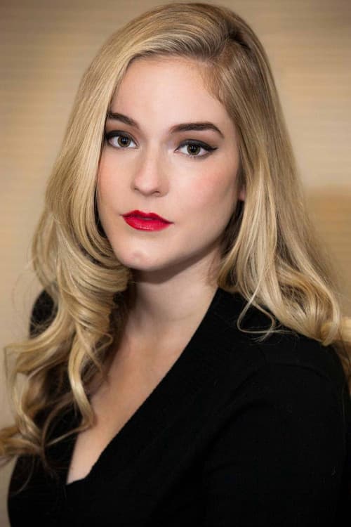 Victoria Hogan headshot