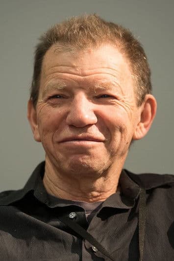 Max Grodénchik headshot