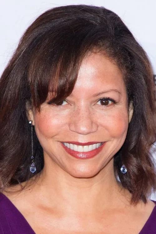 Gloria Reuben headshot