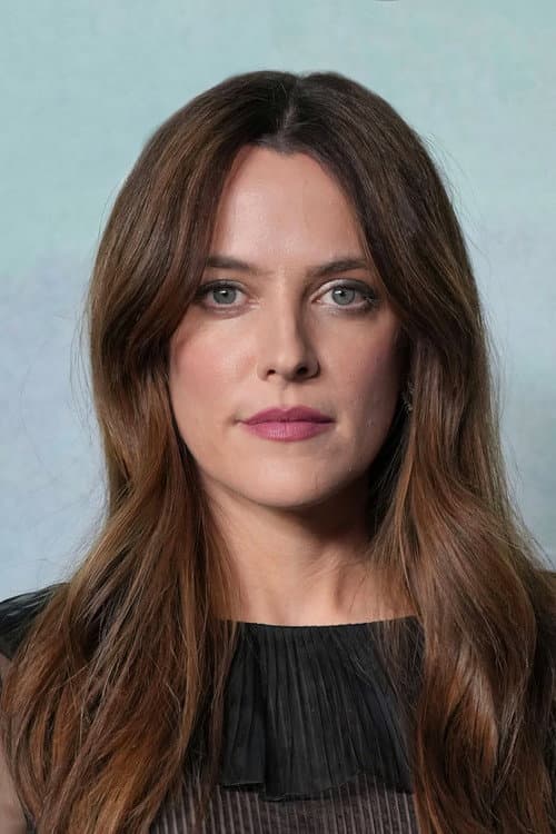 Riley Keough headshot