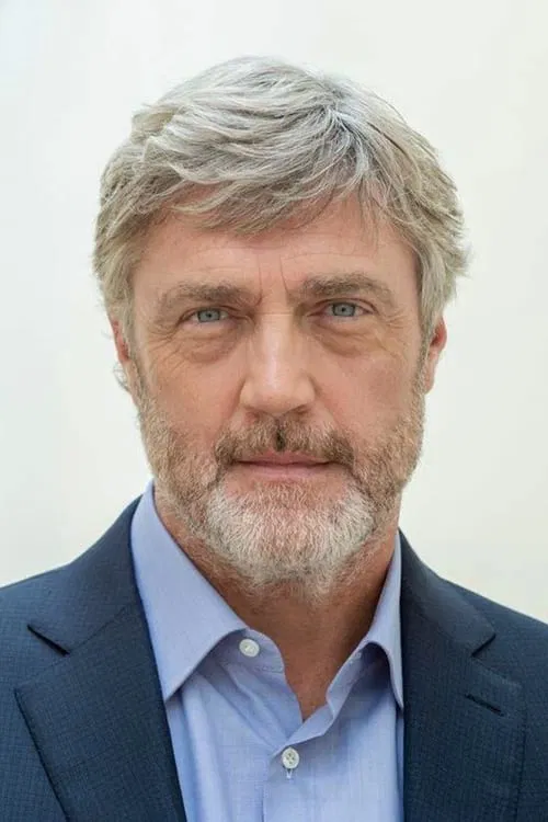 Vincent Regan headshot