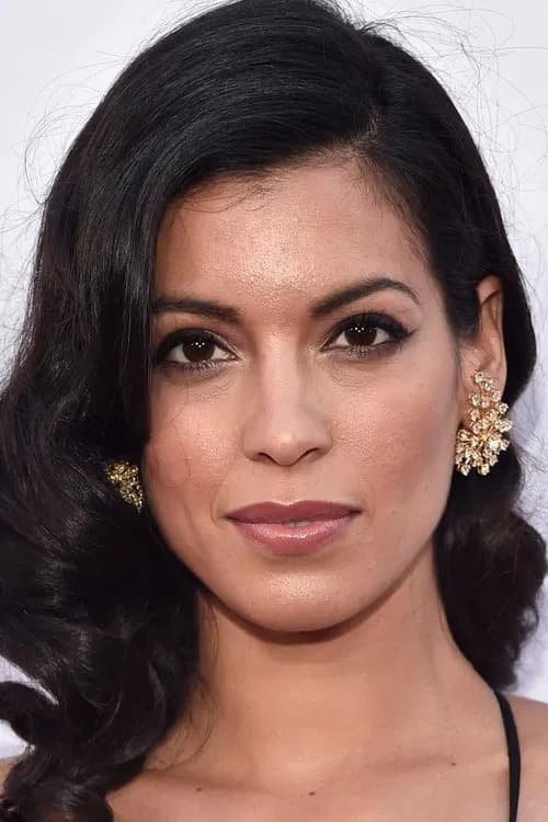 Stephanie Sigman headshot