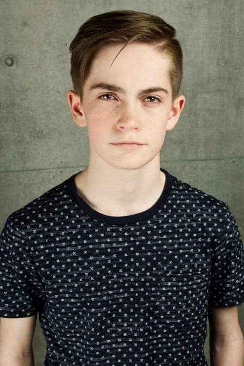 Logan Thompson headshot