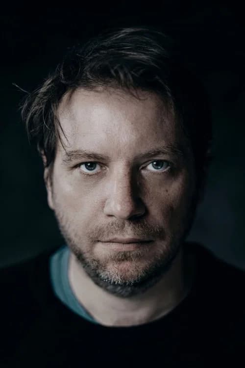 Gareth Edwards headshot