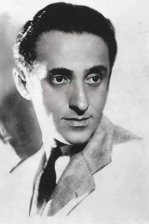 Leon Belasco headshot