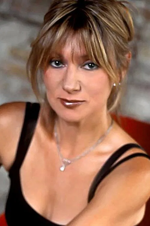 Lucy Skeaping headshot