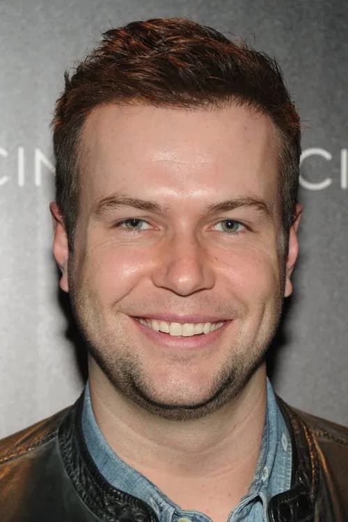 Taran Killam headshot