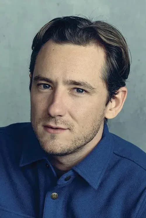 Lewis Pullman headshot