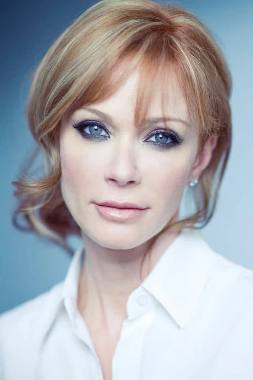 Lauren Holly headshot