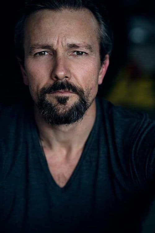 Craig Hall headshot