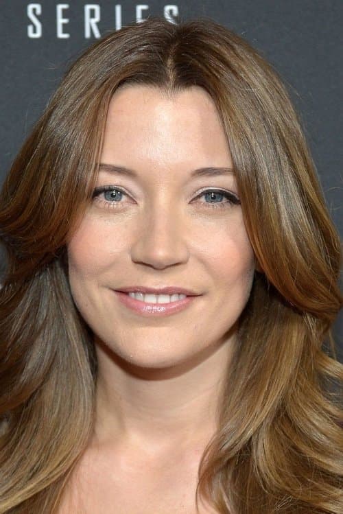Sarah Roemer headshot