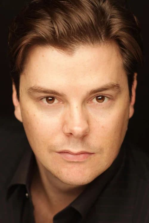 Gabriel Andrews headshot