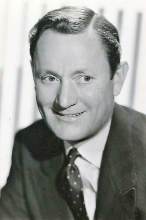 Roscoe Karns headshot