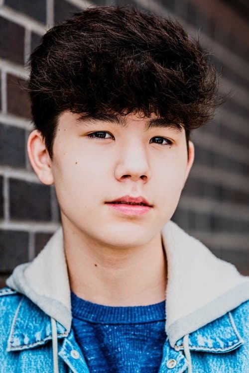 Logan Kim headshot