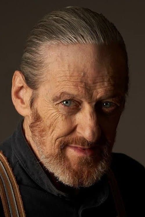 Richard Bremmer headshot
