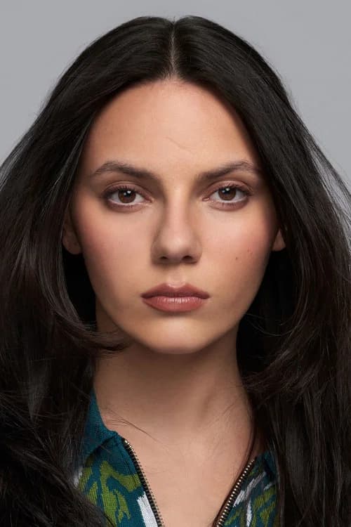 Dafne Keen headshot