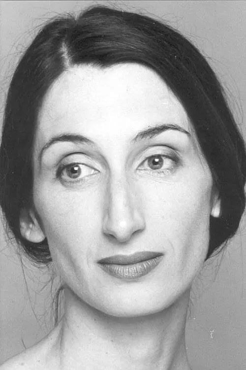 Giselda Volodi headshot