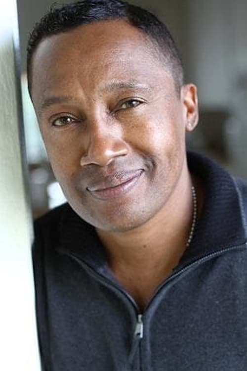 De'voreaux White headshot