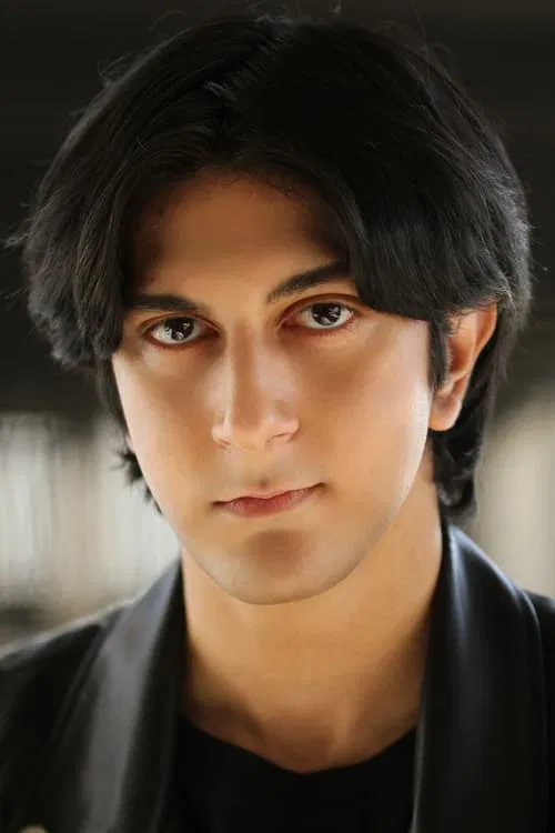 Haroon Khan headshot