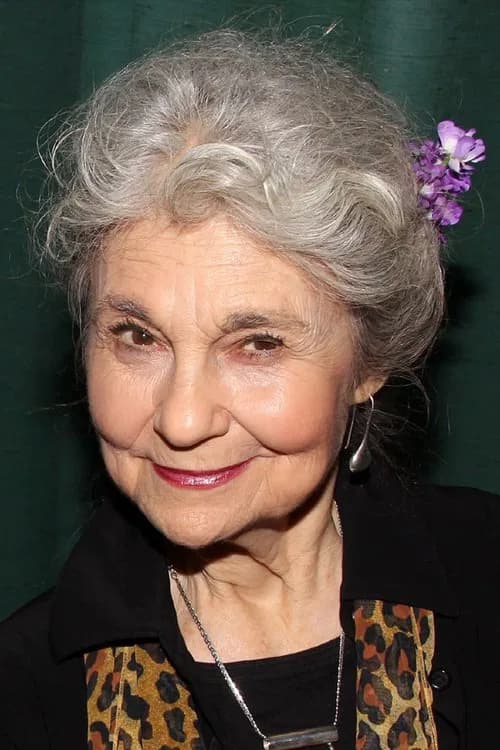 Lynn Cohen headshot