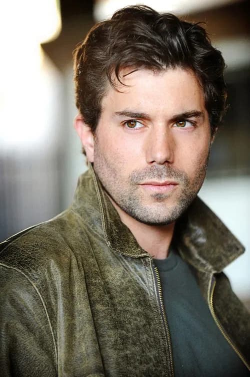 Micah Sloat headshot