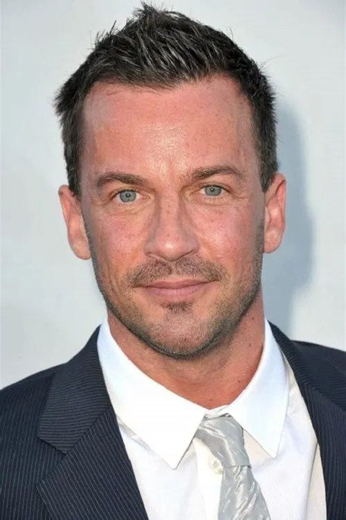 Craig Parker headshot