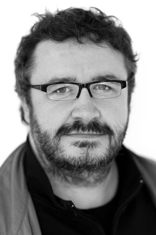 Mark Benton headshot