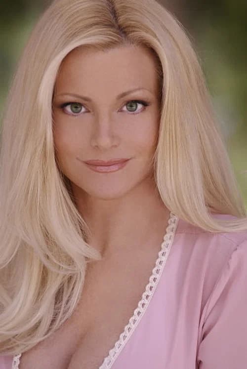 Julie Michaels headshot