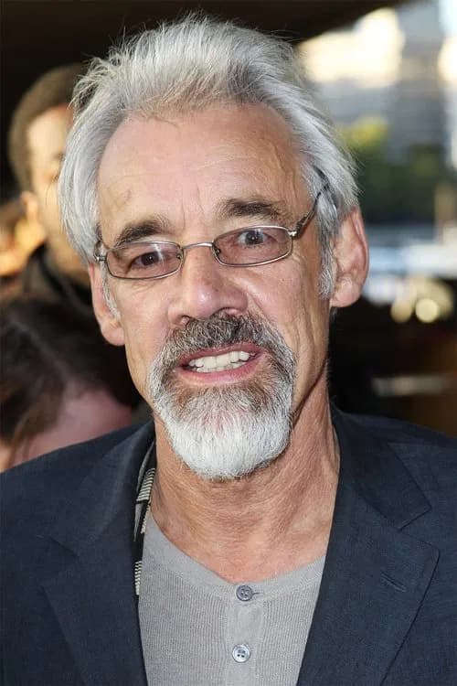 Roger Lloyd Pack headshot