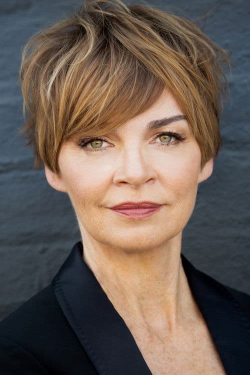 Martha Hackett headshot