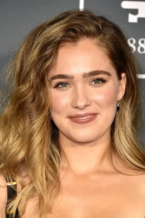 Haley Lu Richardson headshot