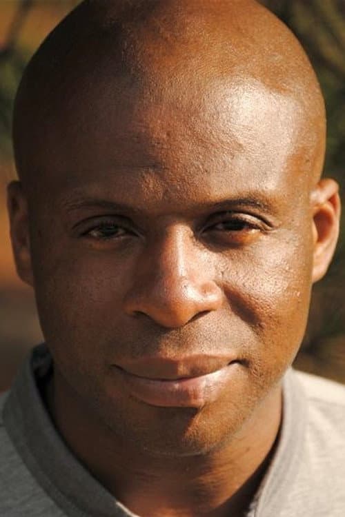 Derek Ezenagu headshot