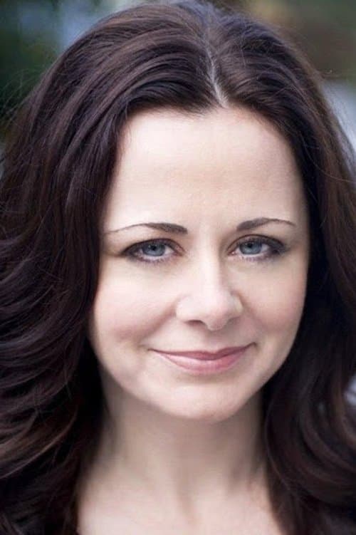 Geraldine Hughes headshot