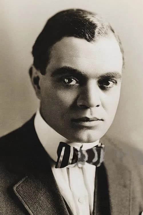 Noble Johnson headshot