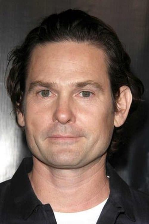 Henry Thomas headshot