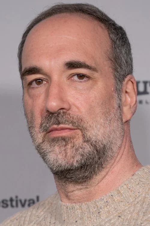 Steven Schneider headshot