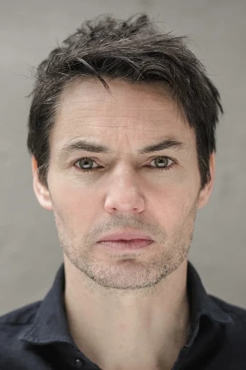 Tam Williams headshot