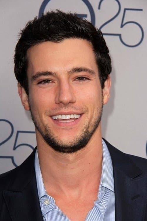 Drew Roy headshot